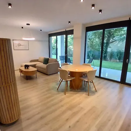 דירה Fenyvesliget Iv